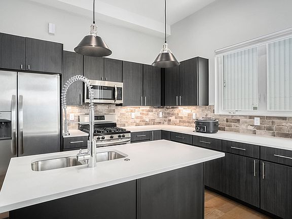 4th image of 3031 W 16th Ave