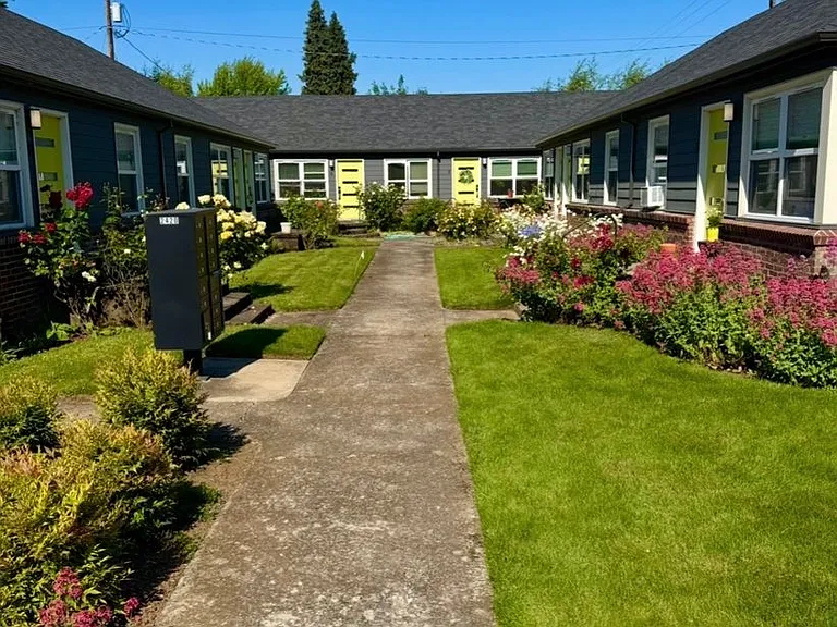 2400 N Killingsworth St — Photo 12