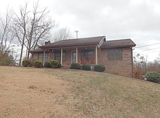 624 Cooper Rd, Strawberry Plains, TN 37871