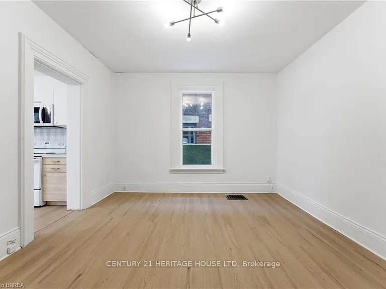 176 Darling St #1 — Photo 10