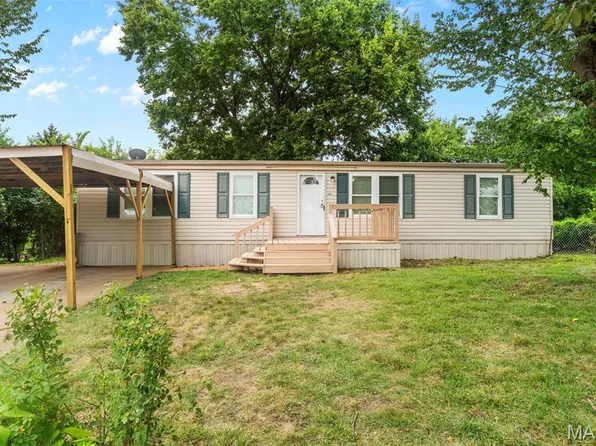 201 Arborview Dr, Villa Ridge, MO 63089