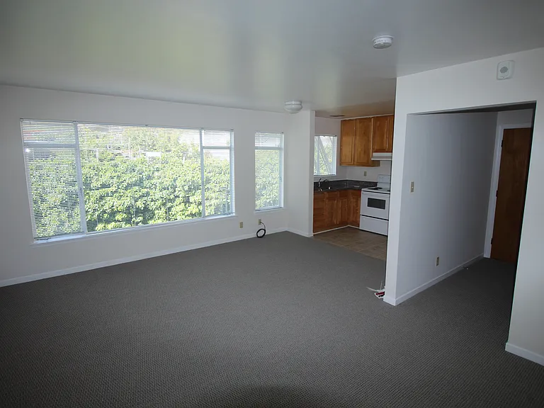 1906 Ocean Ave #8 — Photo 8
