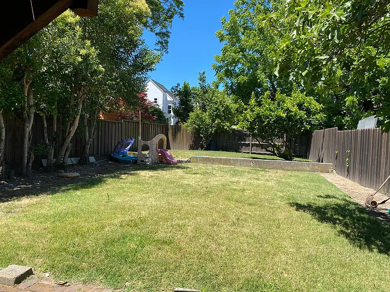 1427 Sherman St — Photo 21
