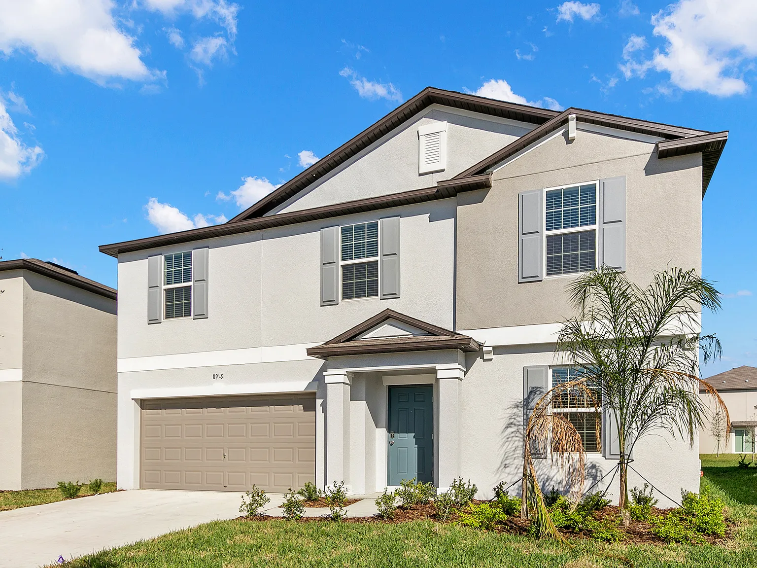 5 bed, 2.5 bath, 2896 sqft, $2,850 — Photo 3