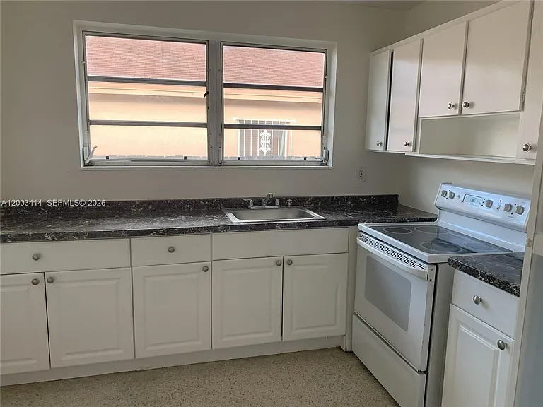 1725 NW 59th St #3 — Photo 4