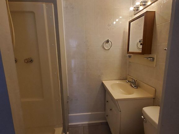 5th image of 535 Canon Ave APT 5