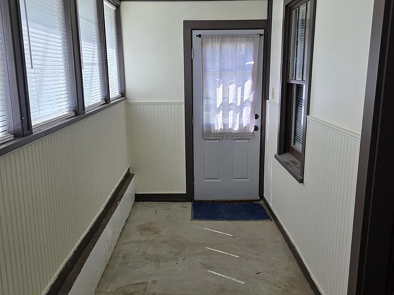 48 Taylor Ave — Photo 6
