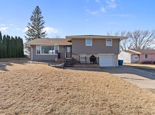 1420 7th St, Orion, IL 61273