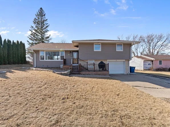 1420 7th St, Orion, IL 61273