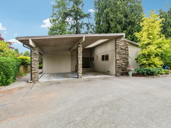 8615 236th St SW, Edmonds, WA 98026