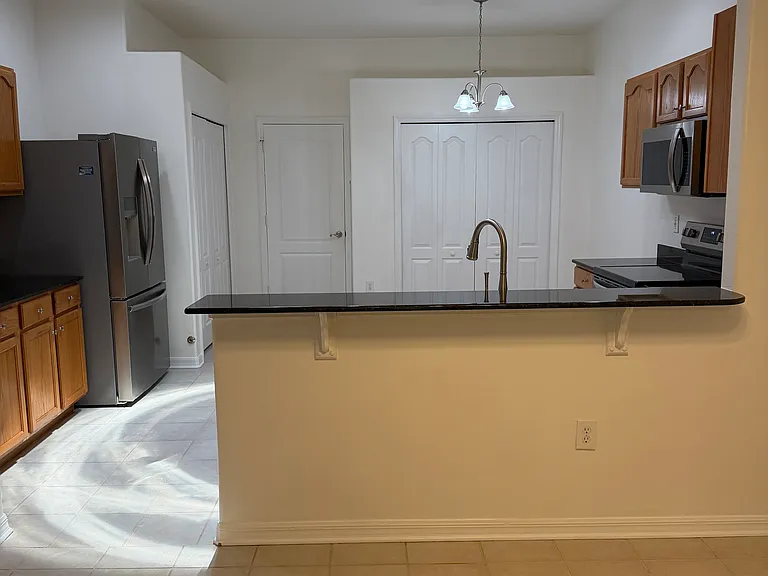 19234 Weymouth Dr — Photo 9