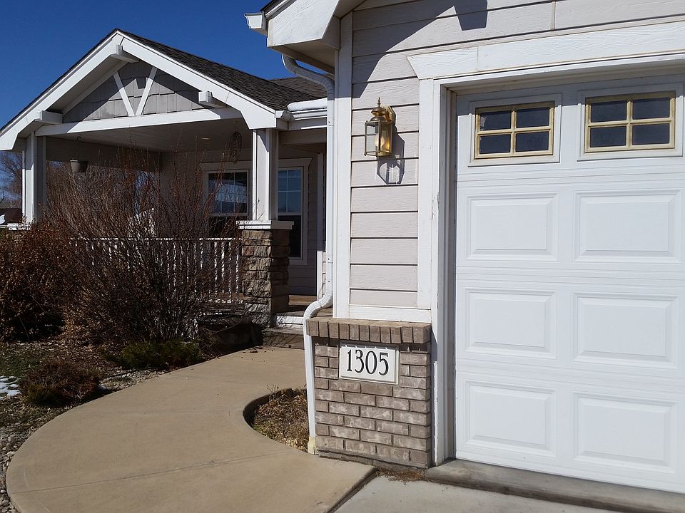 2nd image of 1360 Finch St