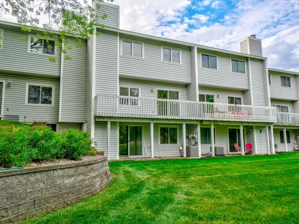 2174 Tower Ct, Woodbury, MN 55125