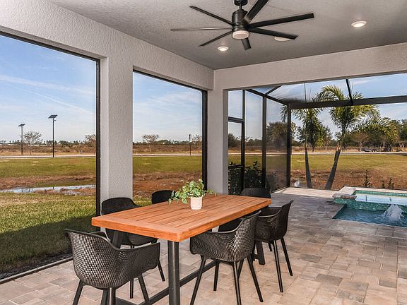 Spacious Covered Lanai