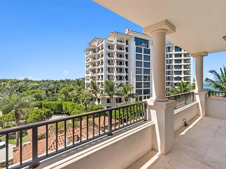 7141 Fisher Island Dr #7141 — Photo 29