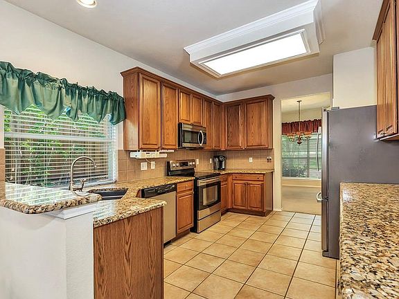 5th image of 1384 Grass Valley Dr