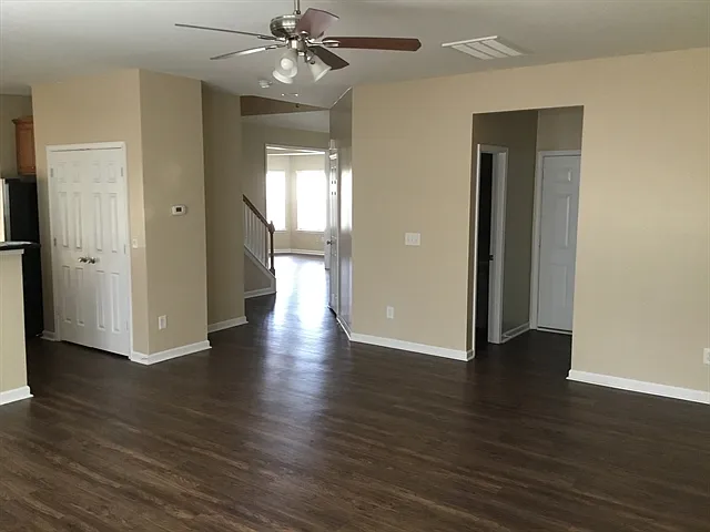 1635 Swan Dr — Photo 9
