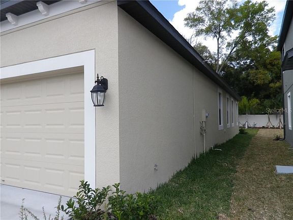 3rd image of 209 Dakota Hill Dr