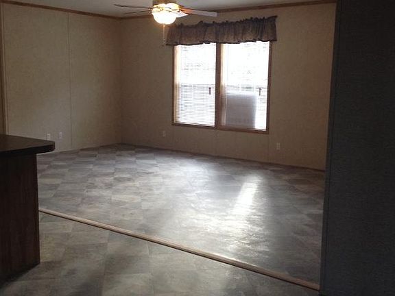 5th image of 214 Pinegrove Dr
