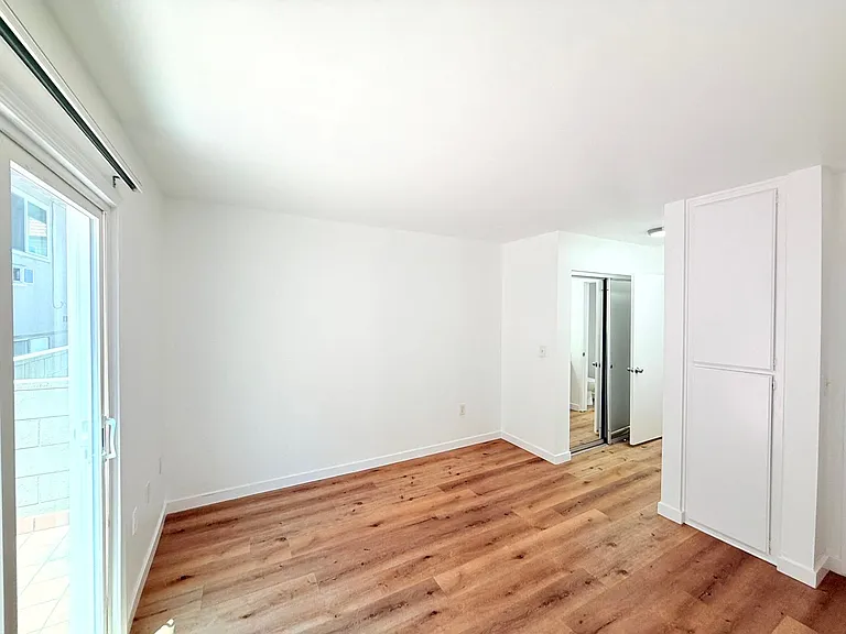 1059 Western Avenue — Photo 20