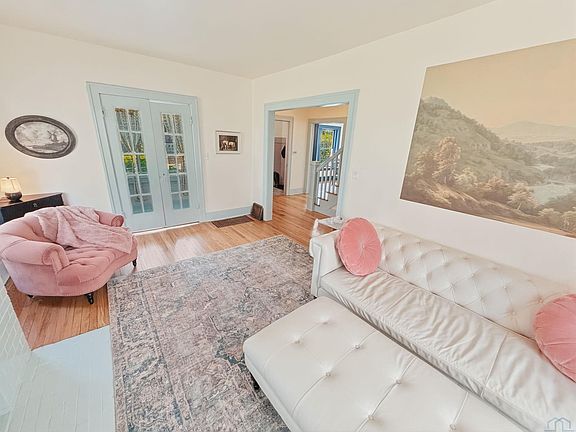 3rd image of 511 23rd St