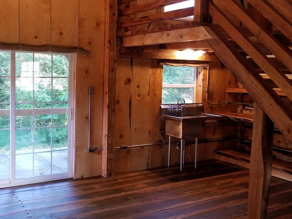 1st image of 142 Fair Oaks Dr #1