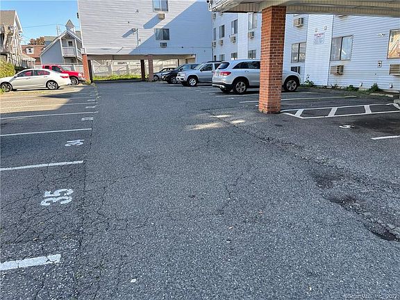 3rd image of 1610 Fairfield Ave APT 213