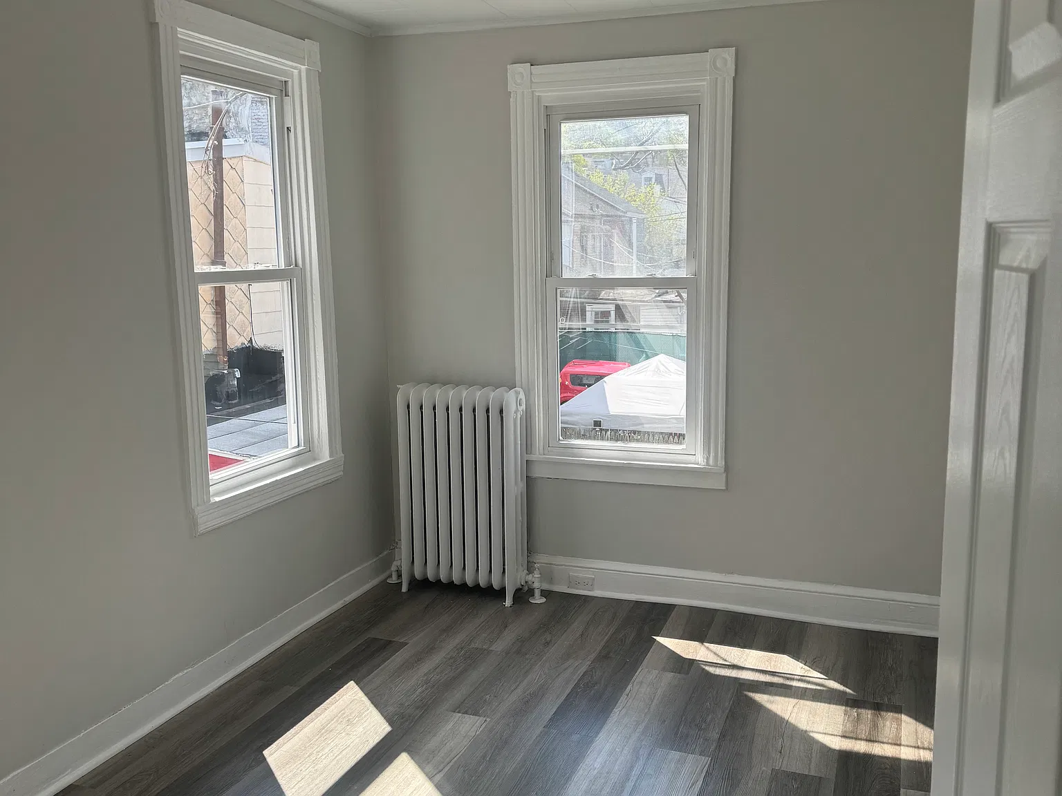 5 bed, 1103 sqft, $1,400 — Photo 3