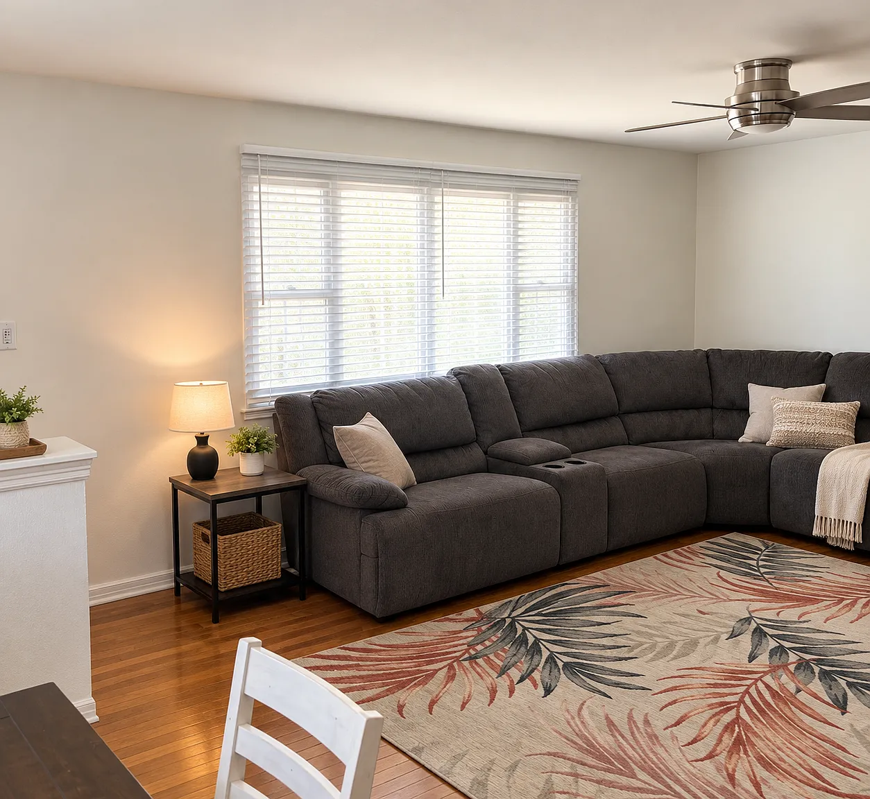 3 bed, 1056 sqft, $1,850 — Photo 3