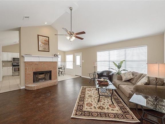 5th image of 617 Matador Dr