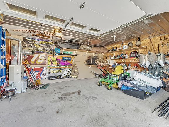 5th image of 605 N Walnut Ave