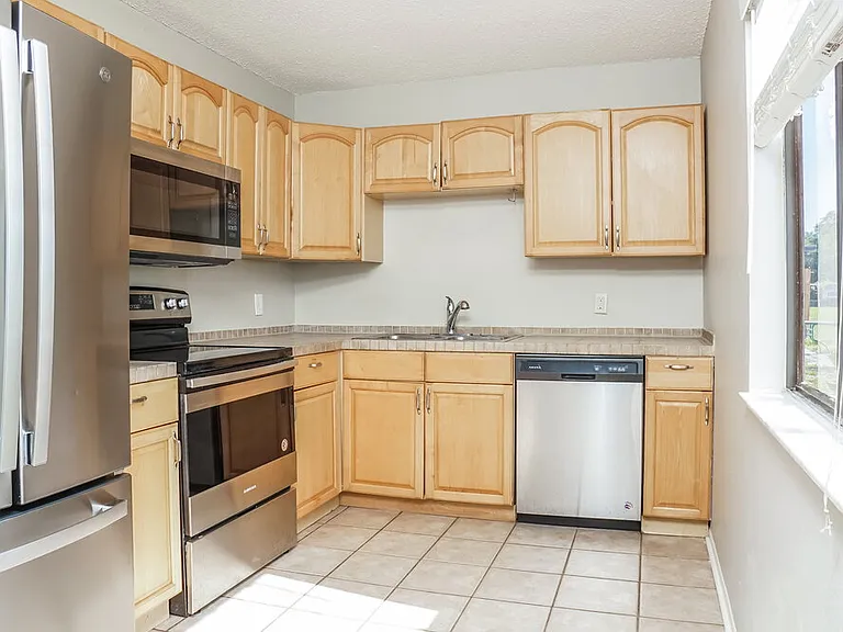 7574 Mesa St — Photo 7