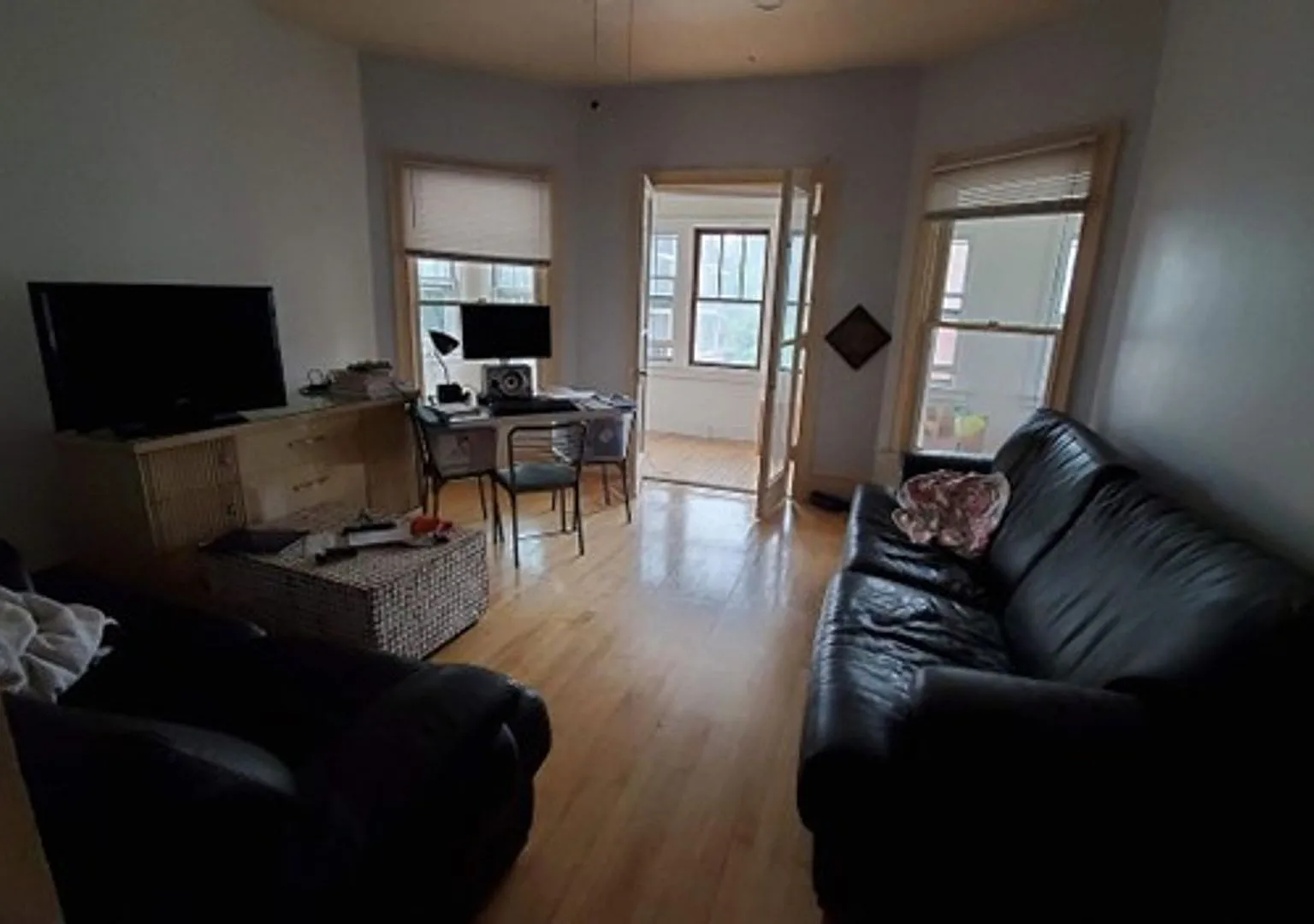 635-637 E Johnson St — Photo 3