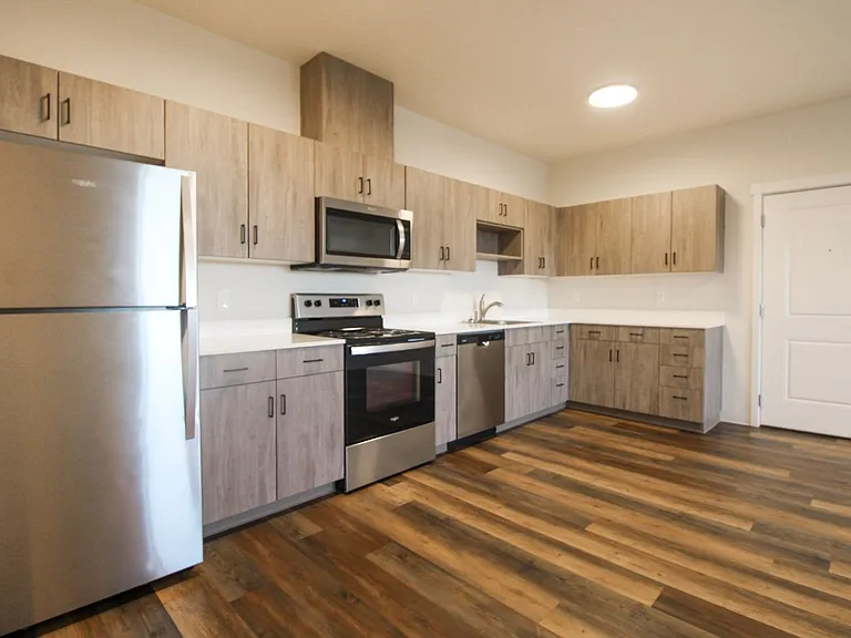 Creek's Edge Apartments — Photo 46