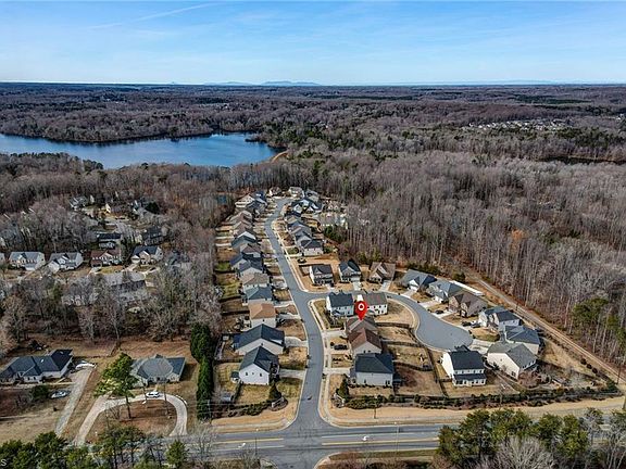 5th image of 405 Summerwalk Rd