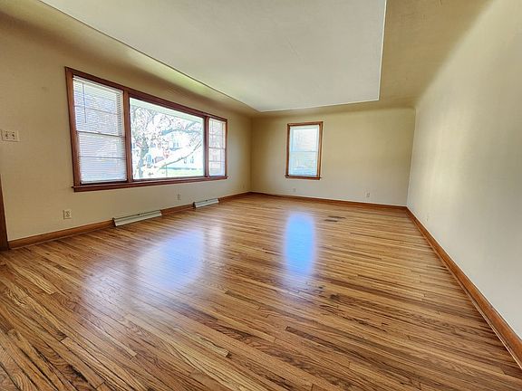 4th image of 425 Osman St