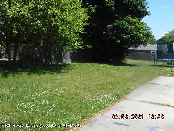 5th image of 1230 W Hillsdale St