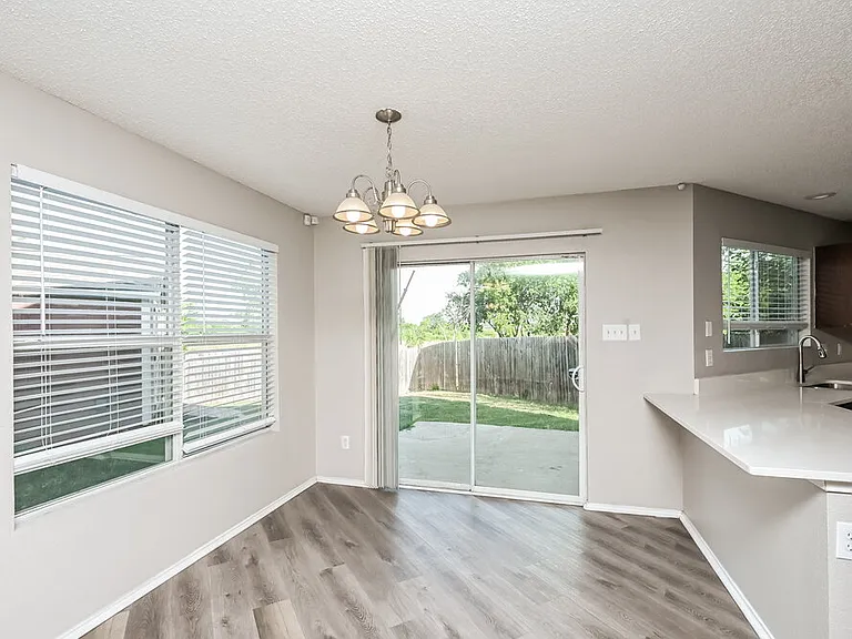 8304 Cutter Hill Ave — Photo 7