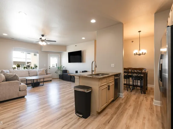 4916 Ottawa St Unit 5, Bismarck, ND 58503