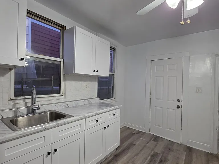 120 Waverly St — Photo 3