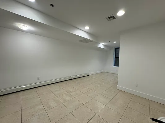 Rented by Rumah Realty Inc | media 7