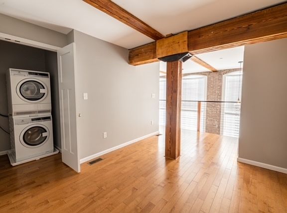 4th image of 632 N College St #10981009