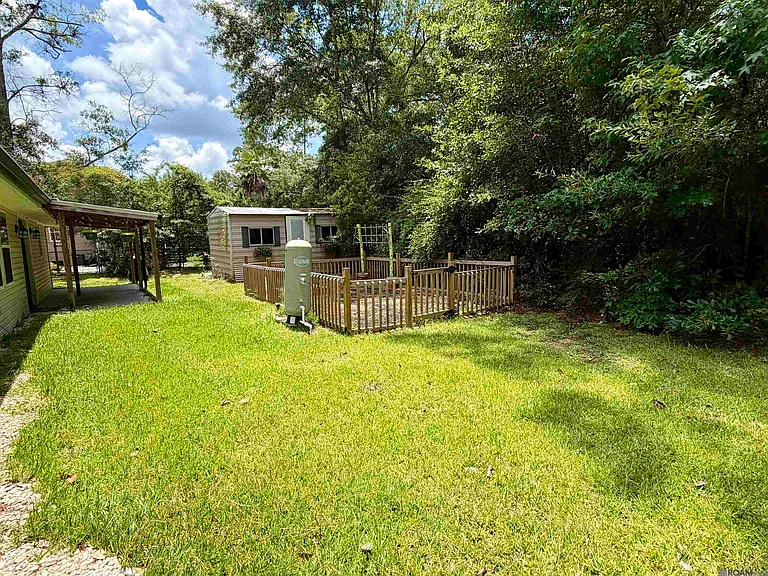 26084 Pichon Rd — Photo 18