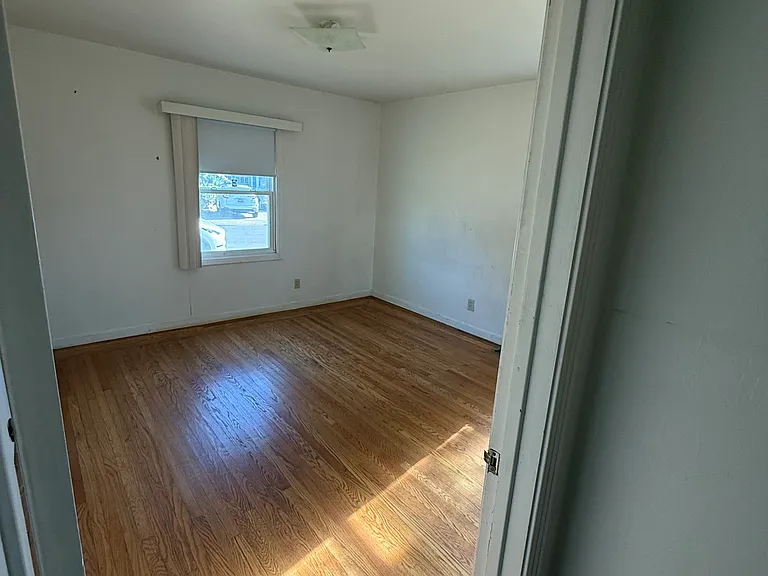 2250 22nd Ave — Photo 4