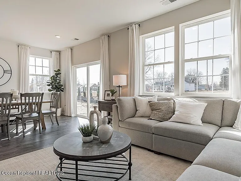 14 Mantoloking Dr — Photo 6