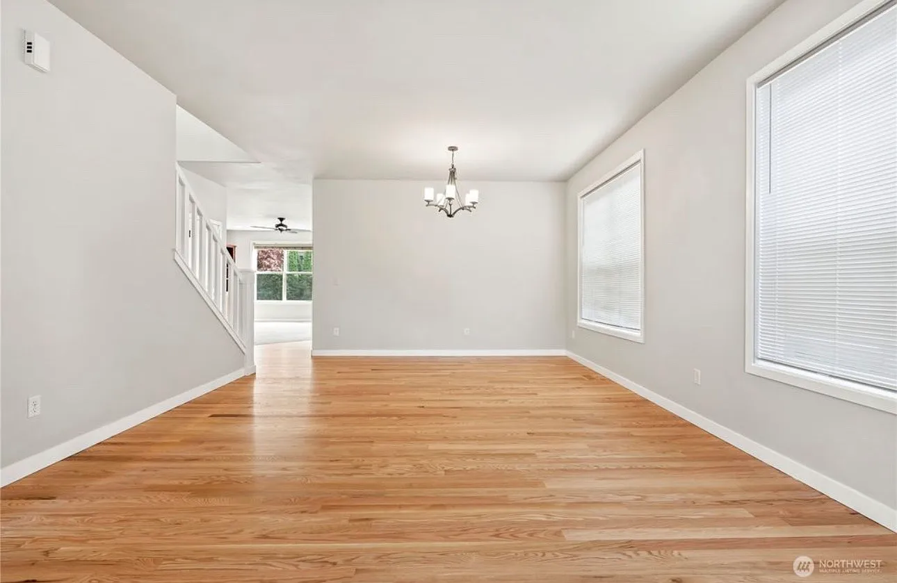5 bed, 2980 sqft, $4,300 — Photo 4