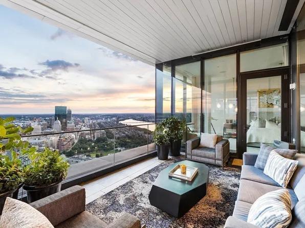 1 Franklin St #Penthouse 3e, Boston, MA 02110