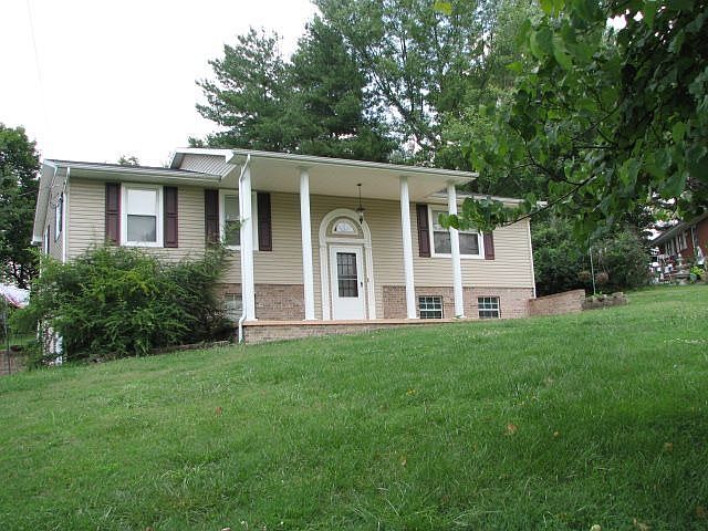 2nd image of 804 Redbud Dr