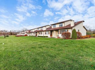 N6959 Rock Lake Rd APT 4, Lake Mills, WI 53551
