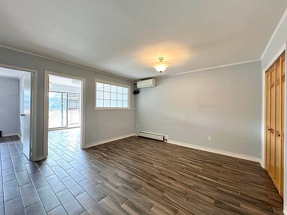 2nd image of 2420 31st St APT 2F